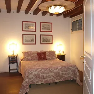 Al Pozzo Dei Scoacamini, 100 M From San Marco, Ground Floor Apartment